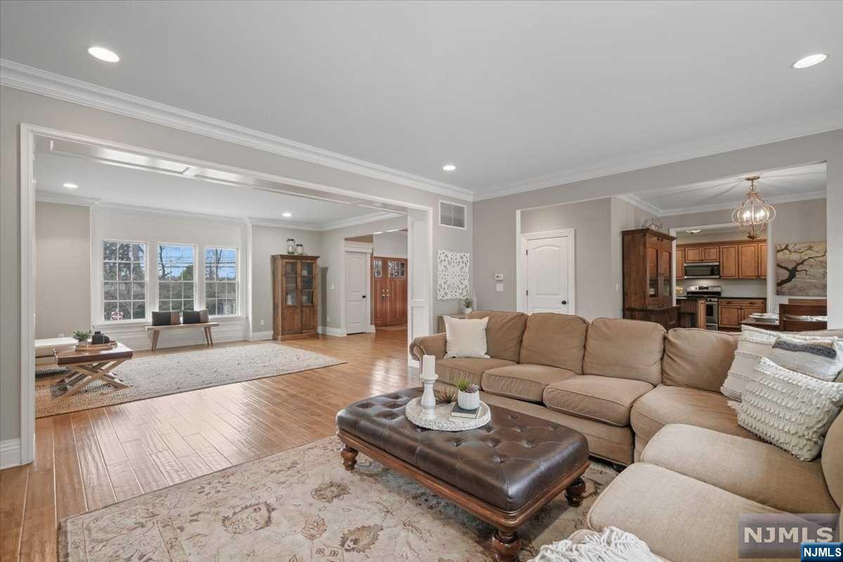 290 S Franklin Turnpike