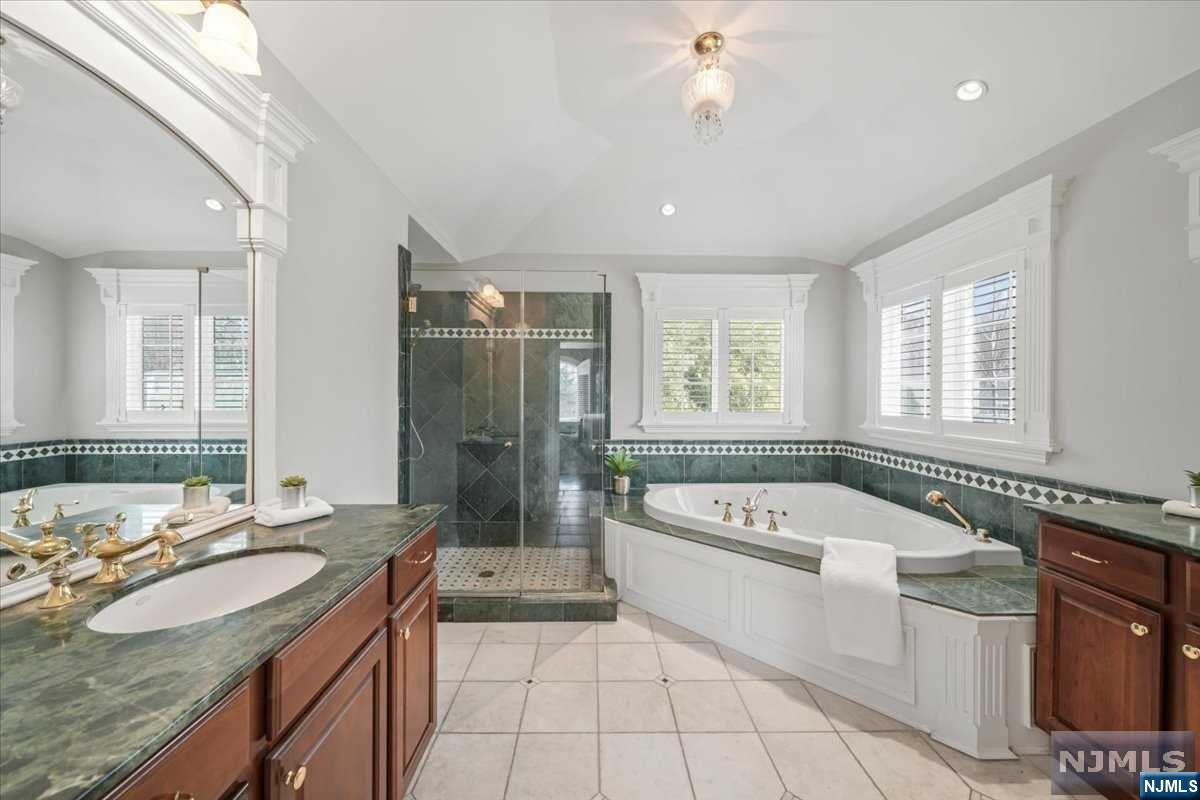 290 S Franklin Turnpike