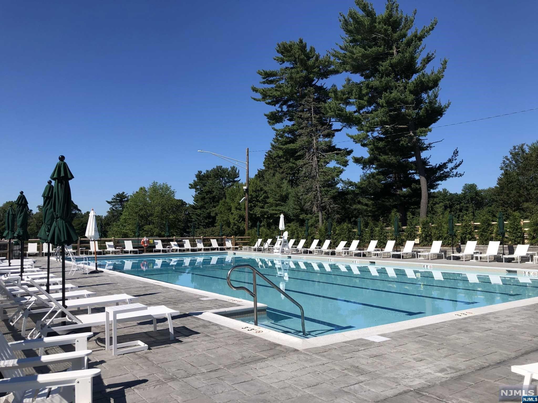 290 S Franklin Turnpike