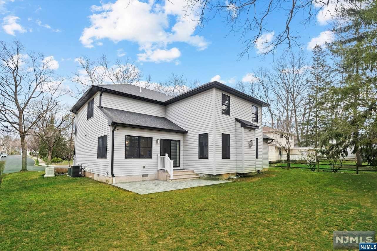 322 South Drive