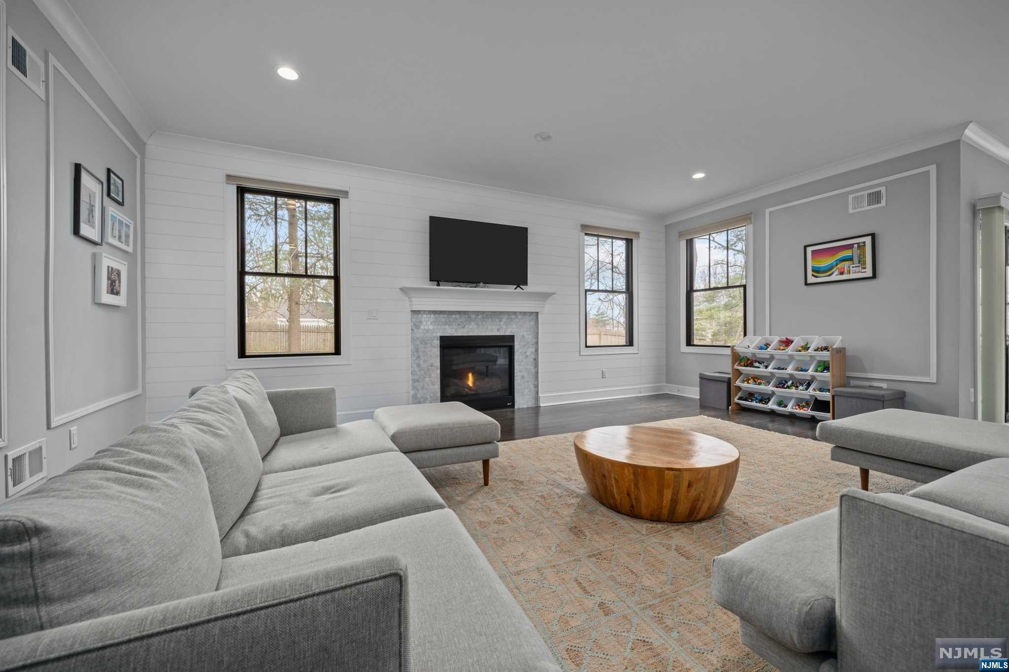 322 South Drive