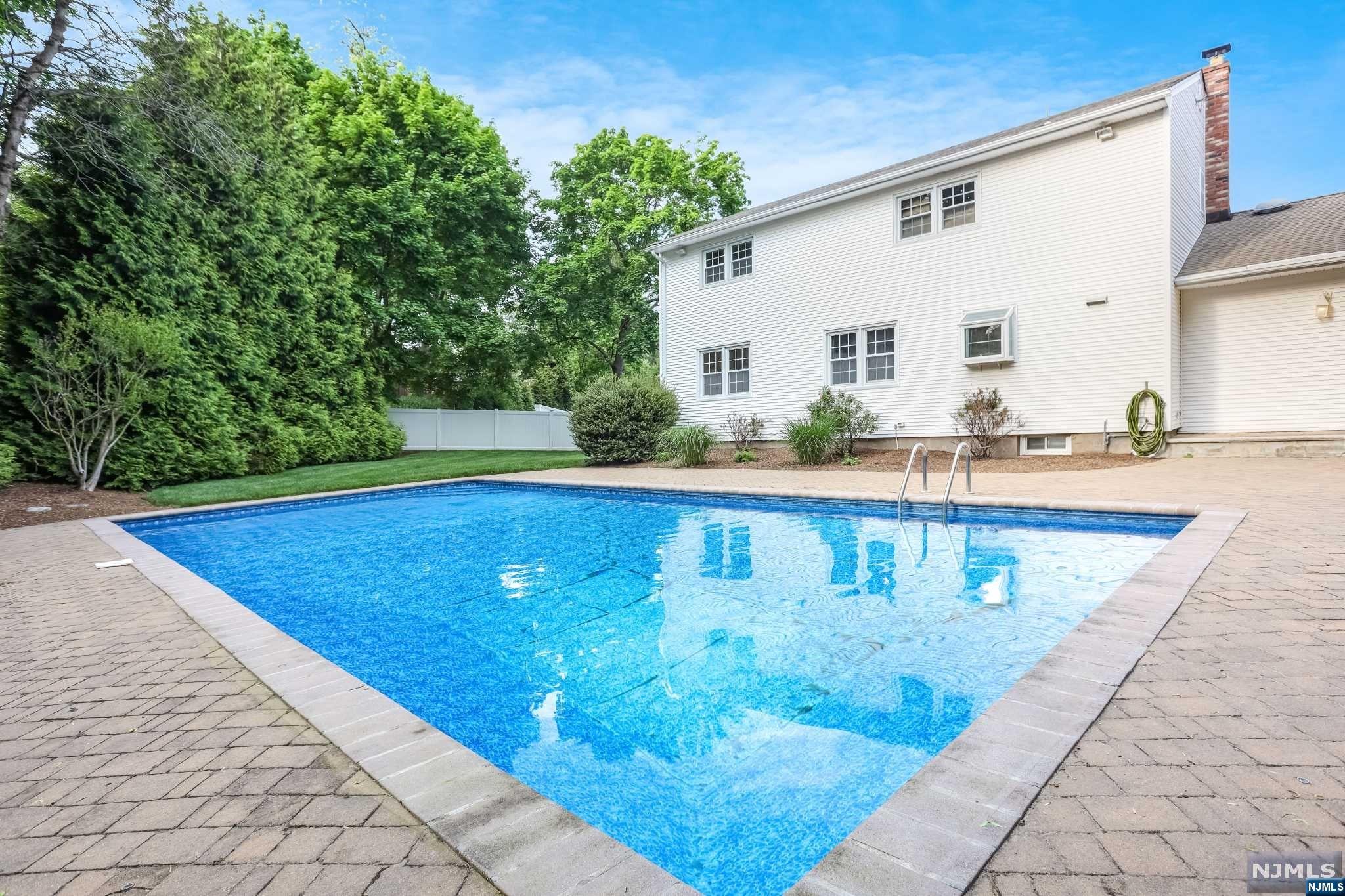 6 Spencer Court