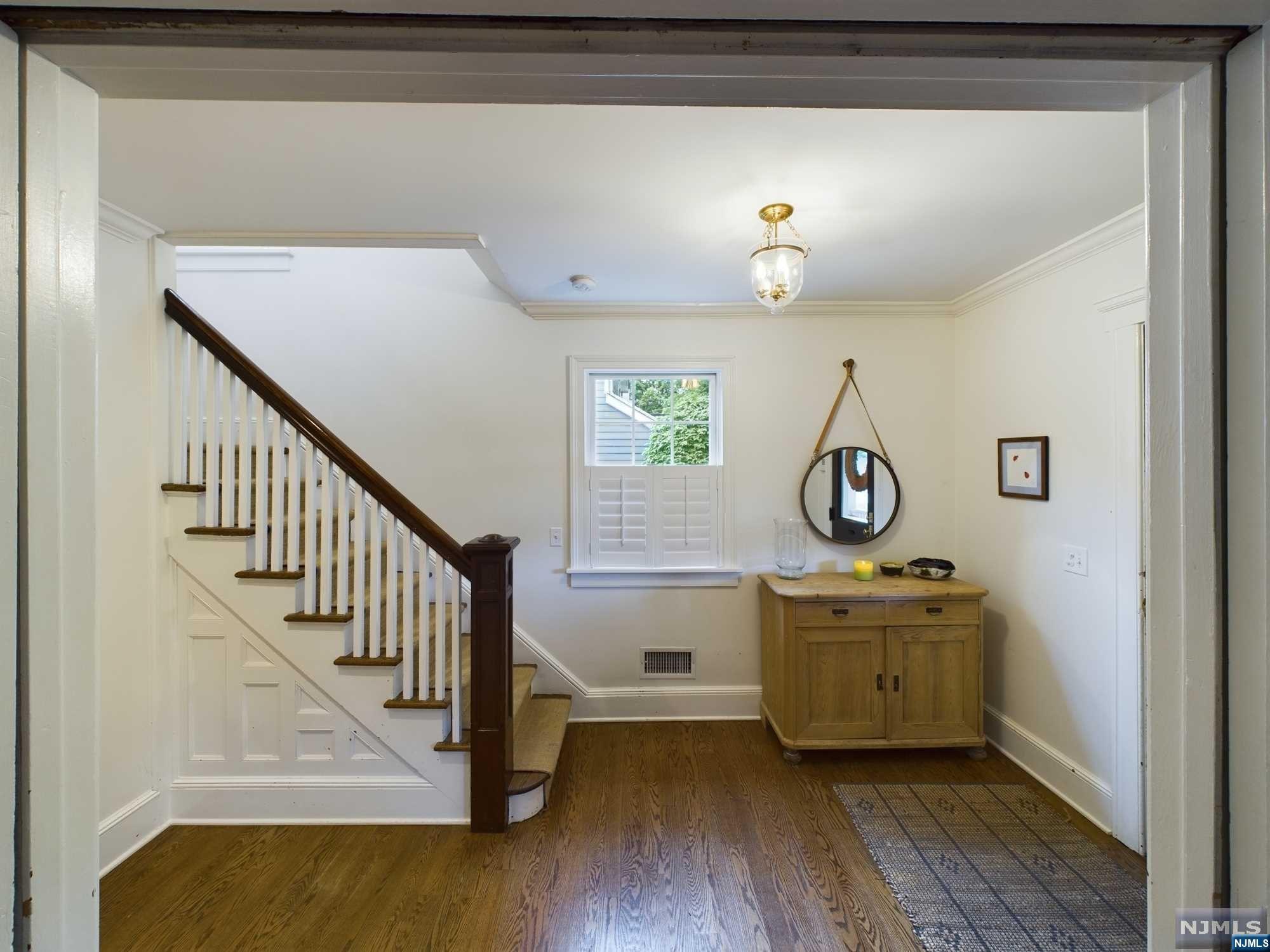 106 Walthery Avenue