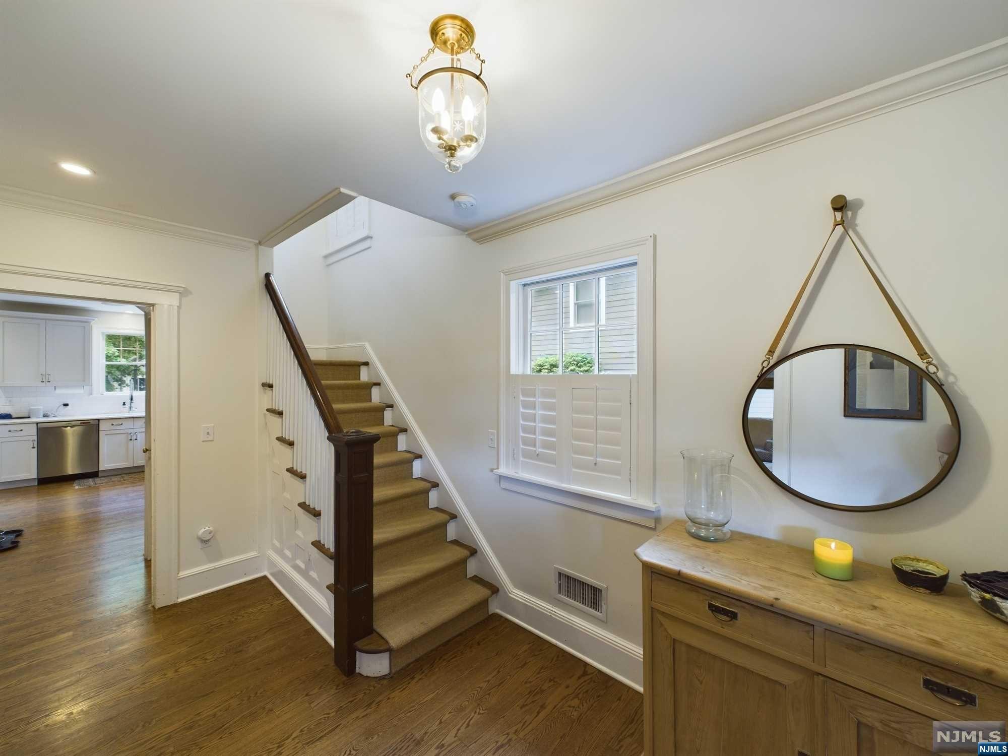 106 Walthery Avenue