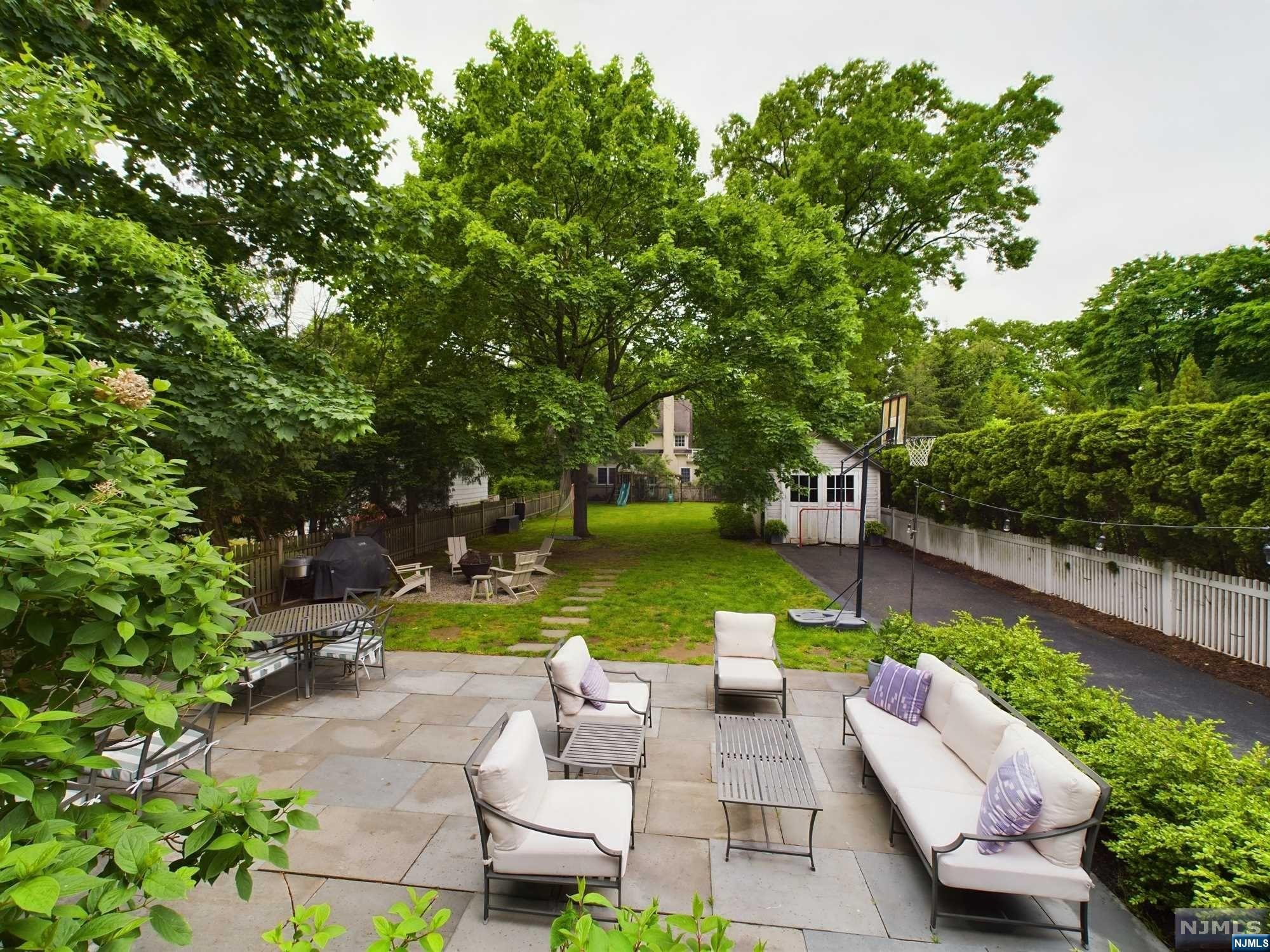 106 Walthery Avenue