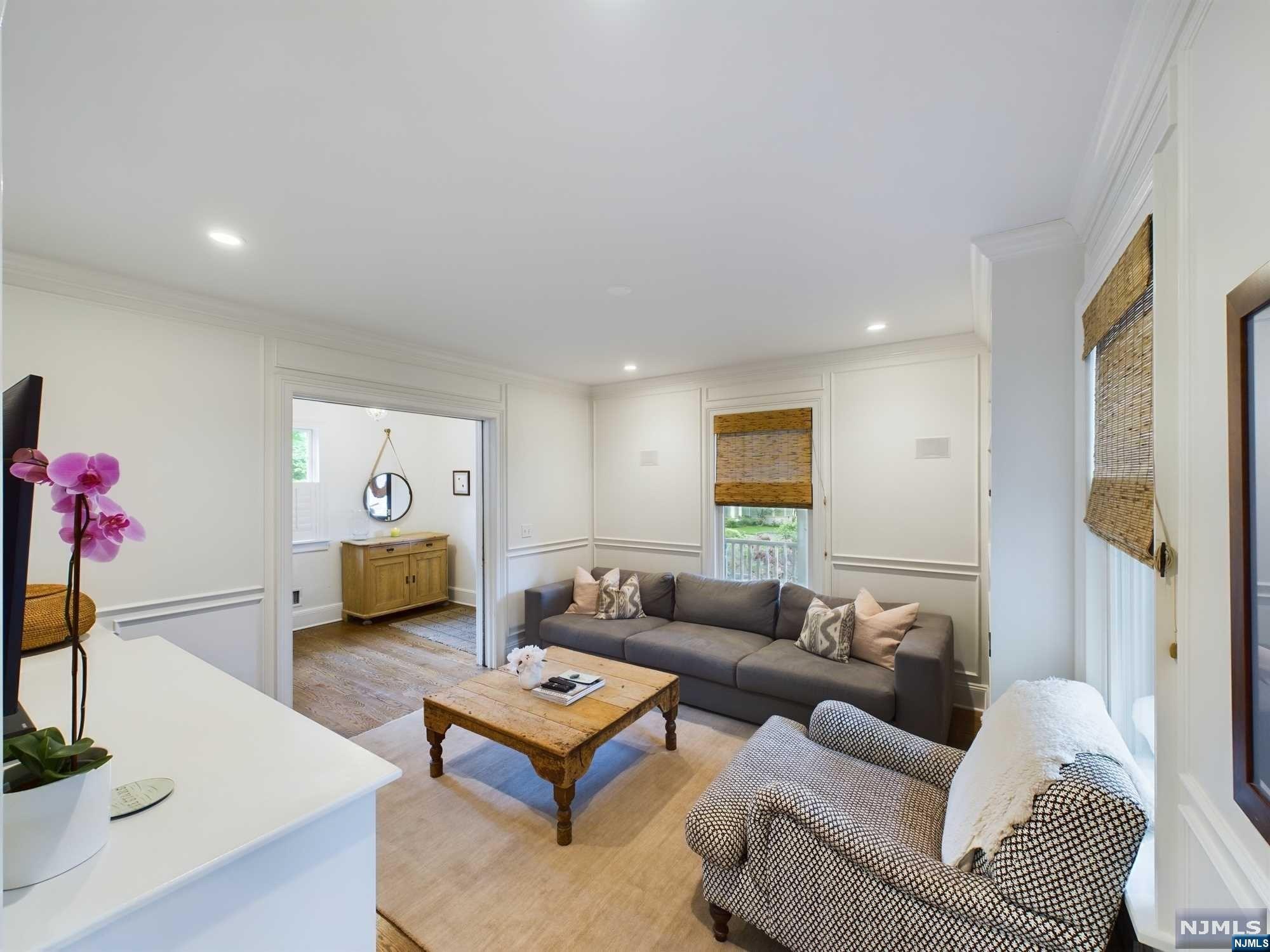 106 Walthery Avenue