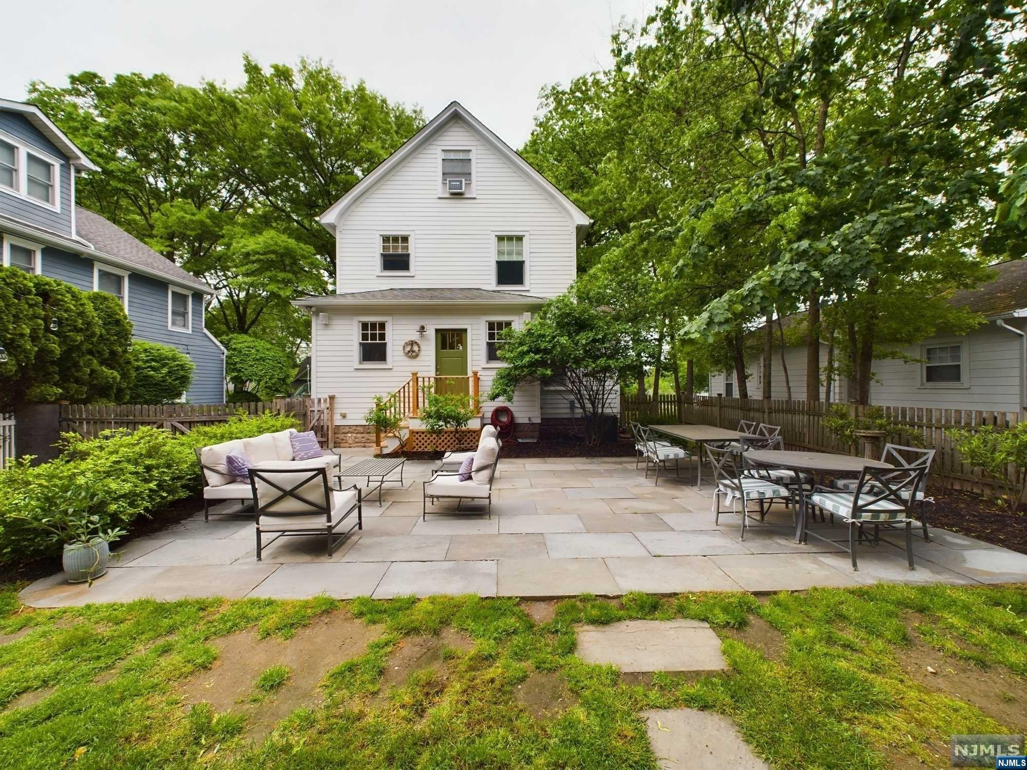 106 Walthery Avenue