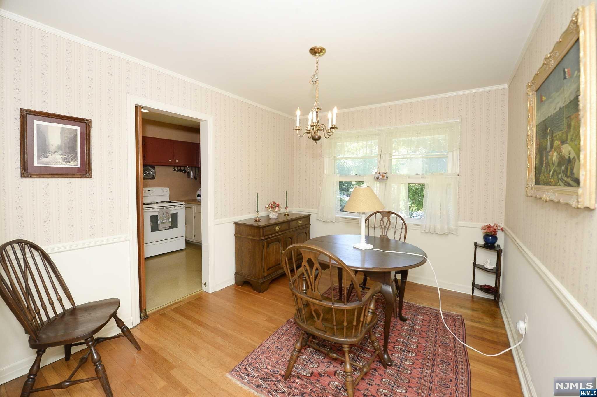 332 Mastin Place