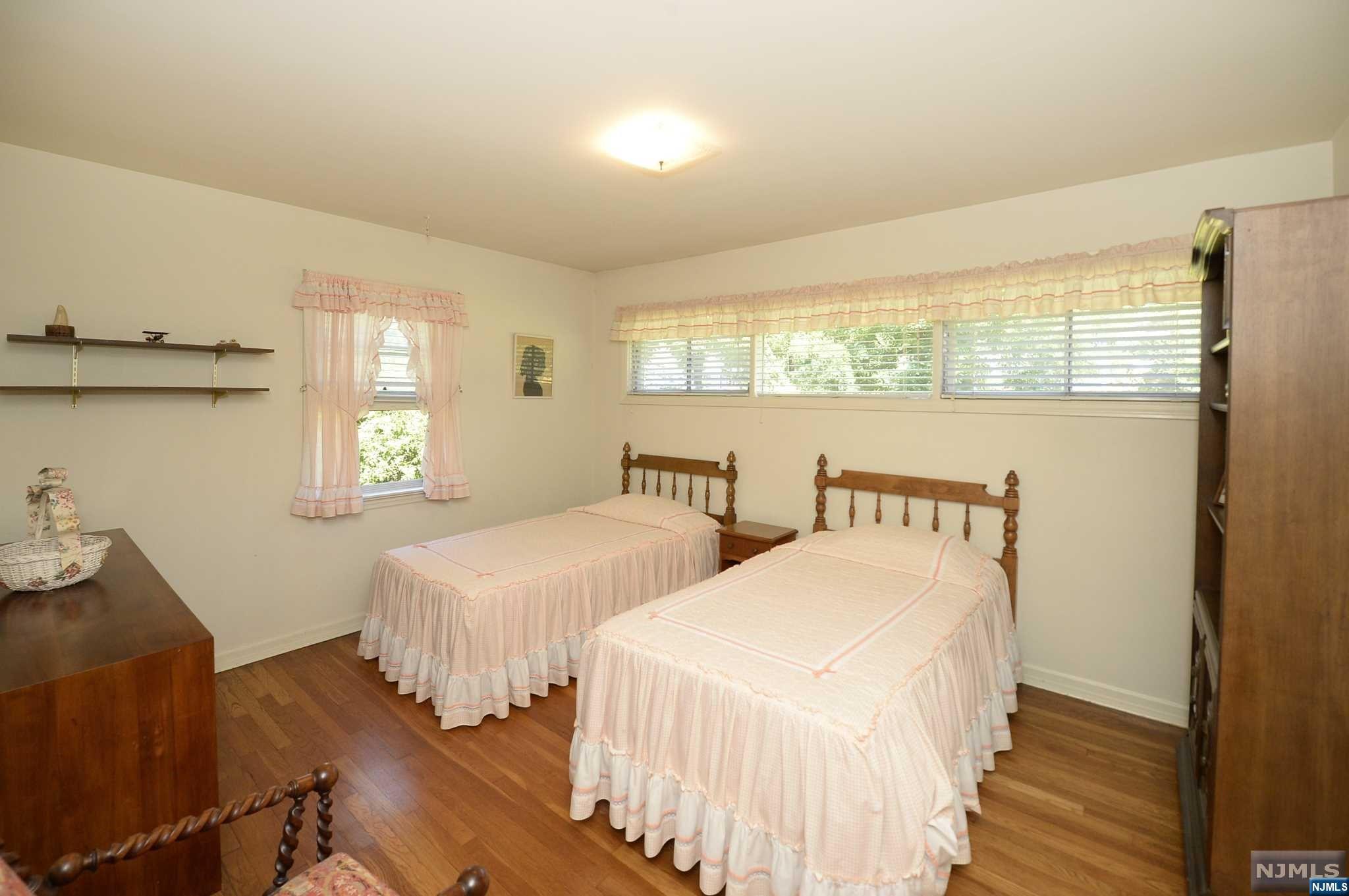 332 Mastin Place