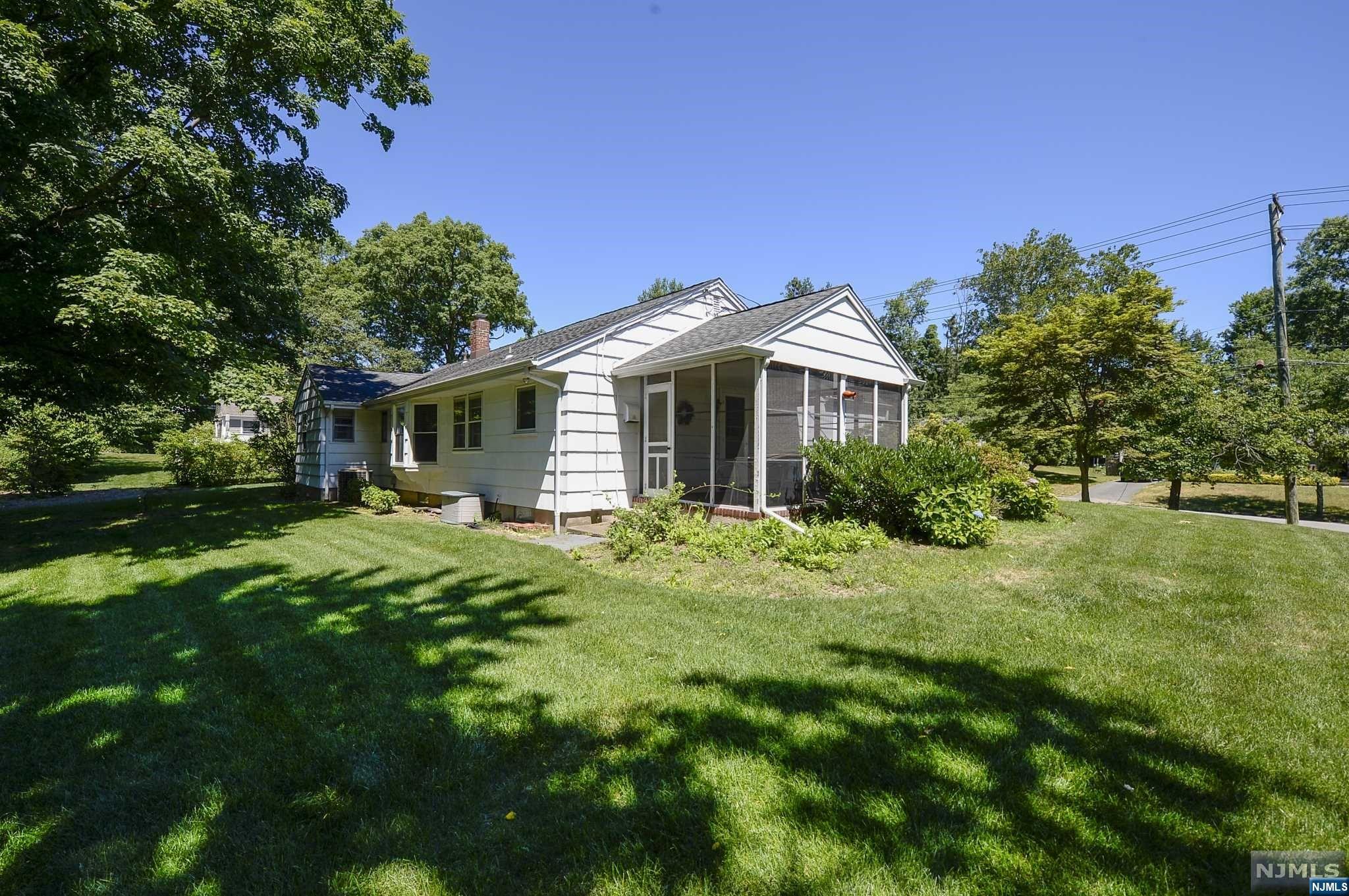 332 Mastin Place