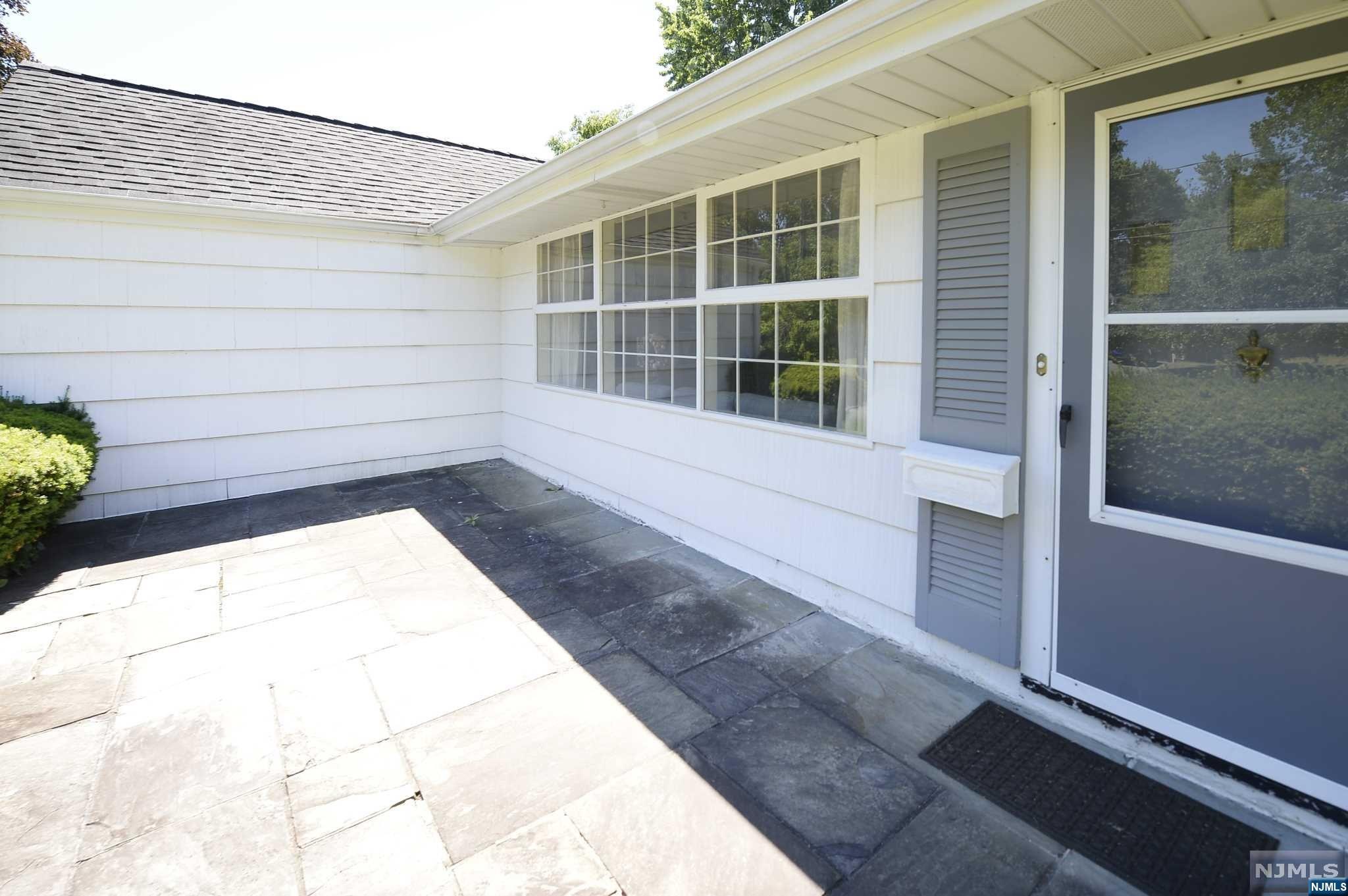 332 Mastin Place