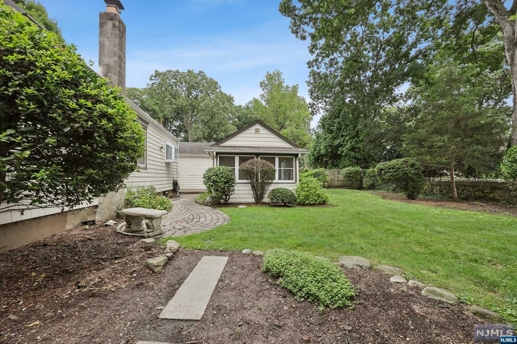 58 Midwood Avenue
