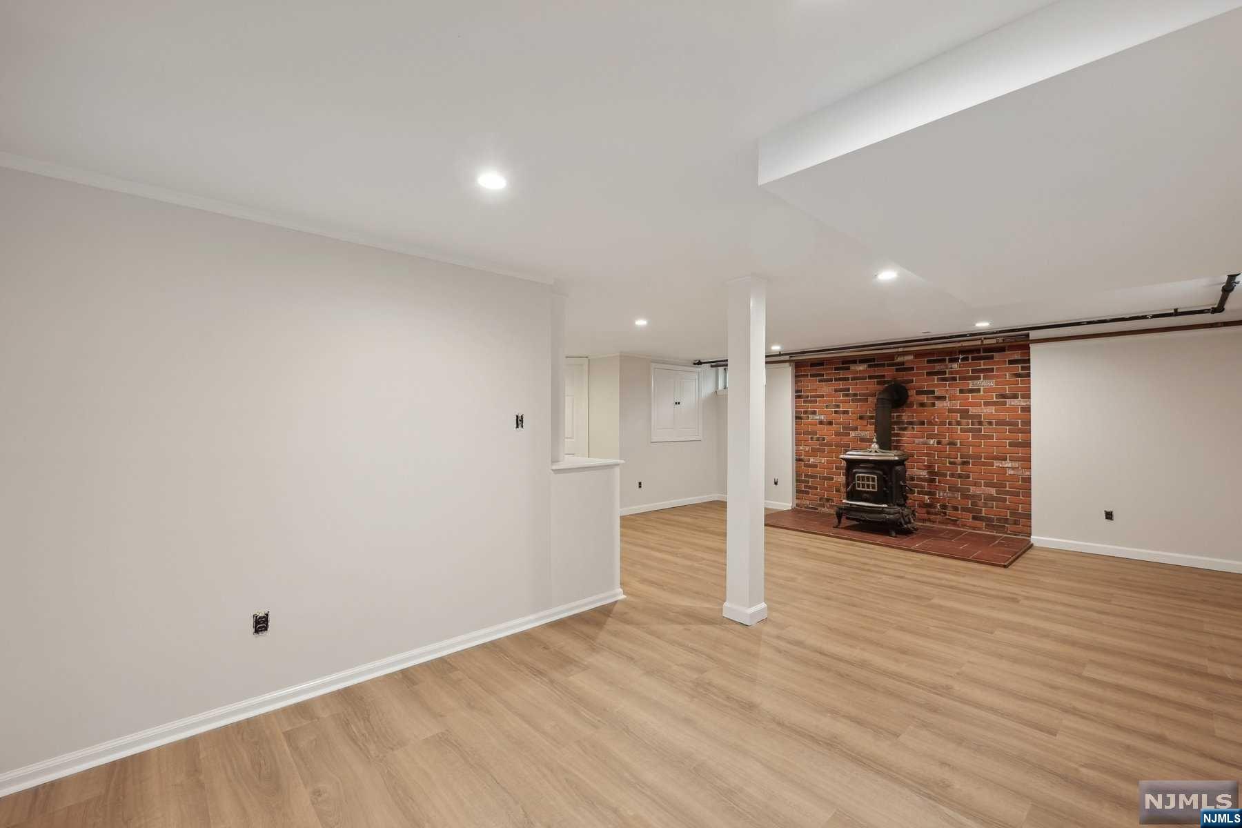 58 Midwood Avenue