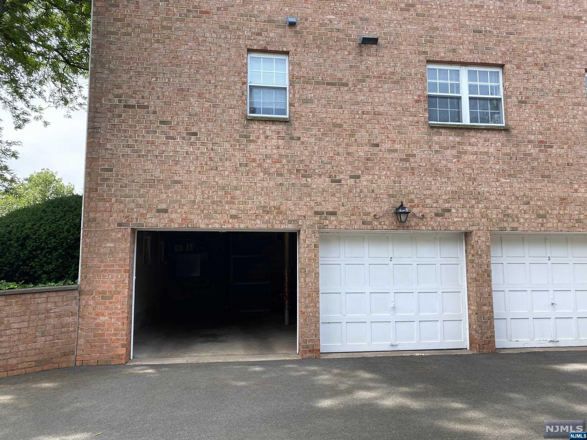 522 N Maple Avenue