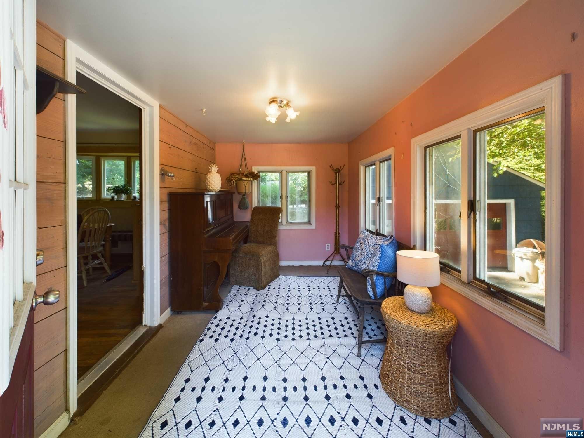 304 Lakeview Drive