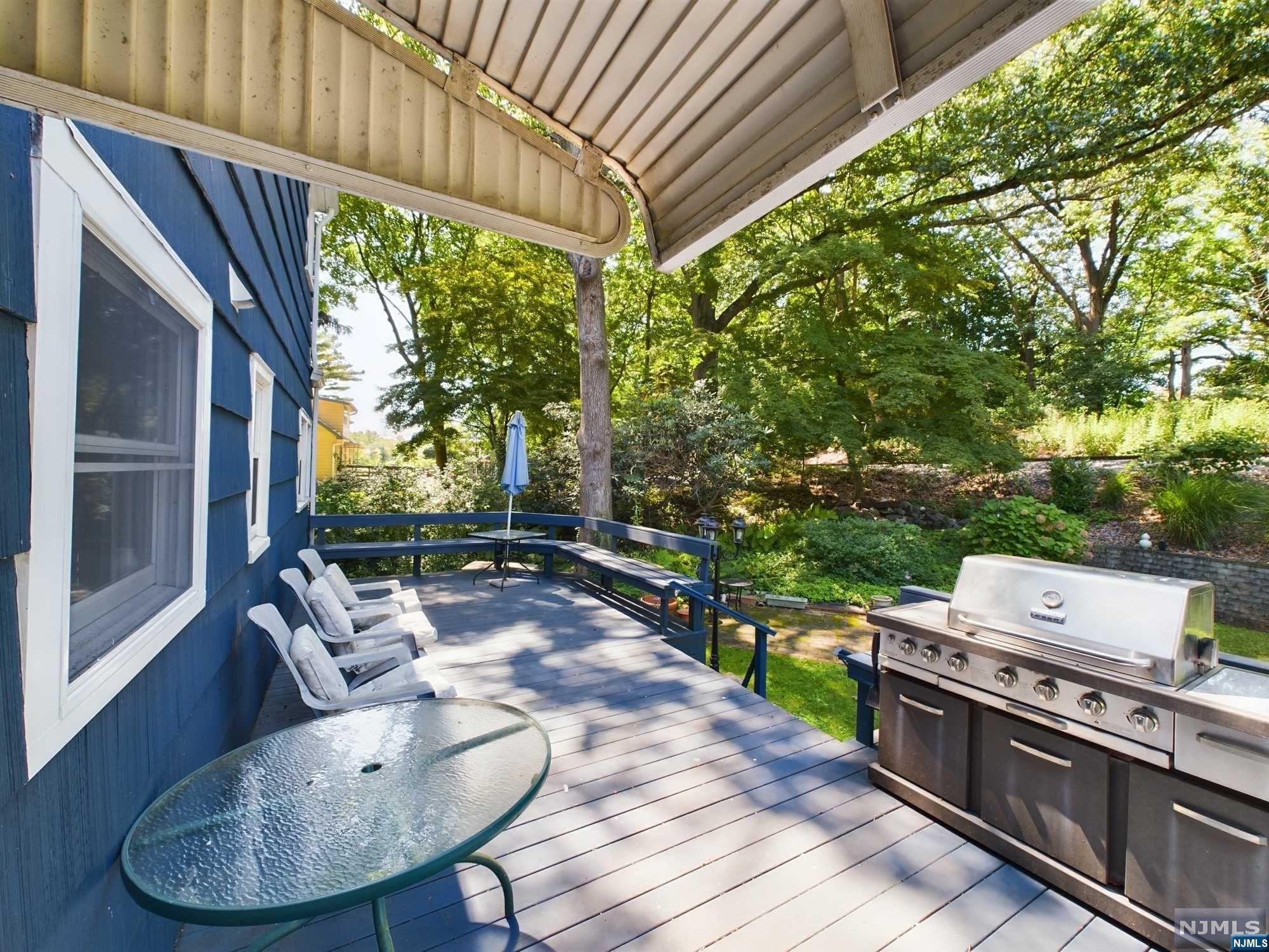 304 Lakeview Drive