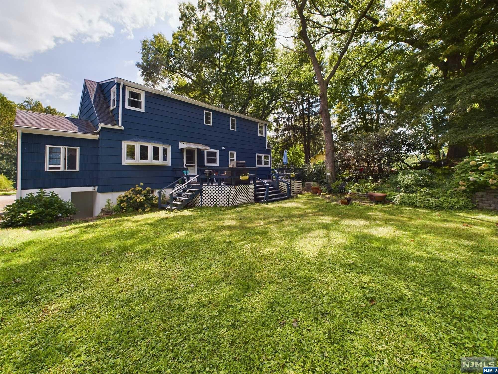 304 Lakeview Drive