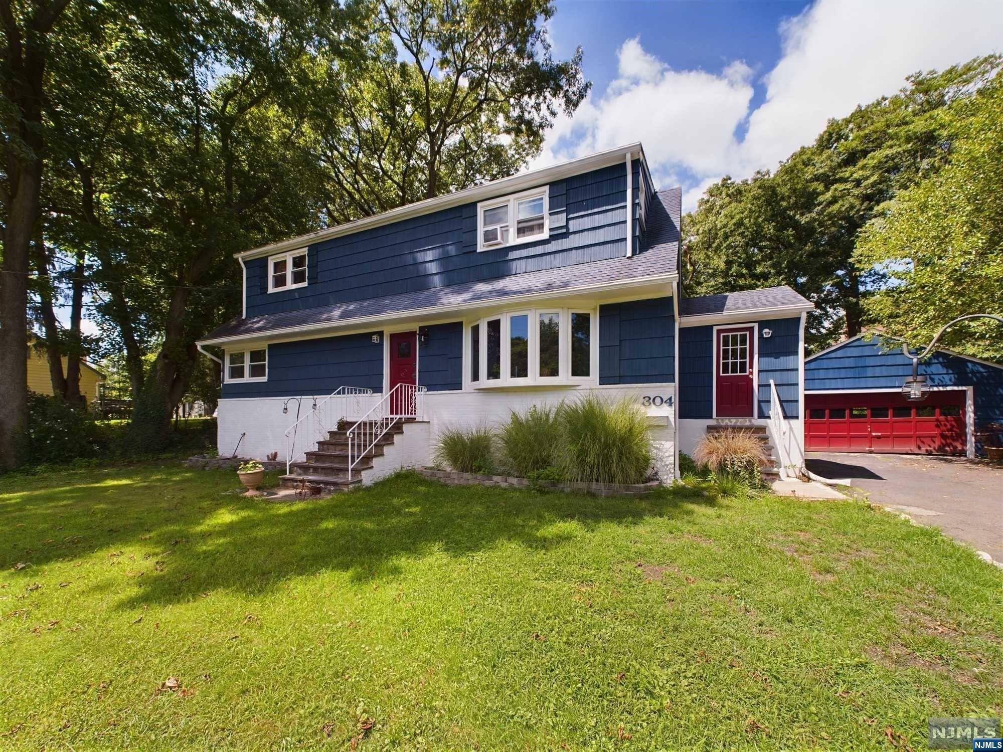 304 Lakeview Drive