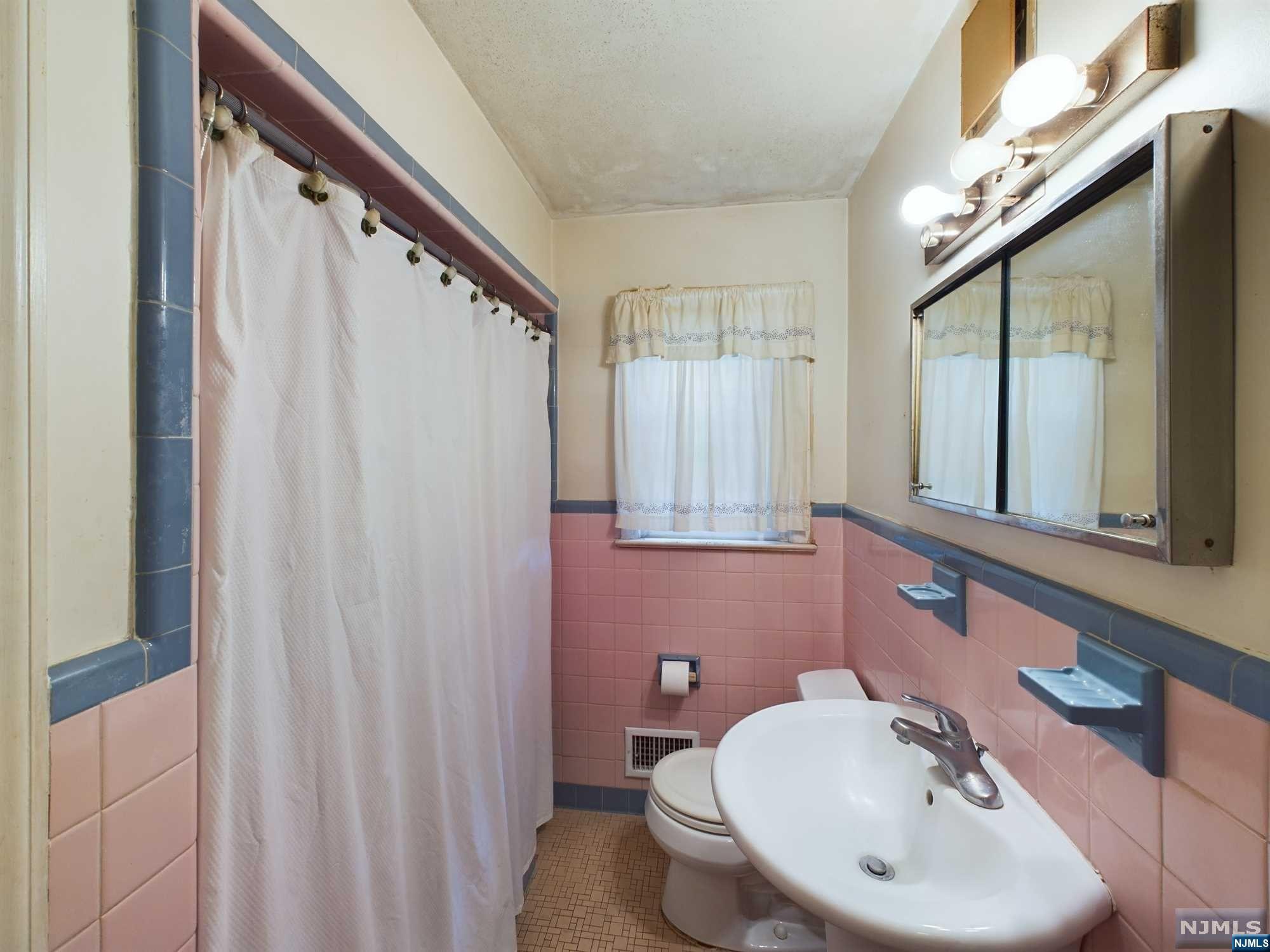304 Lakeview Drive