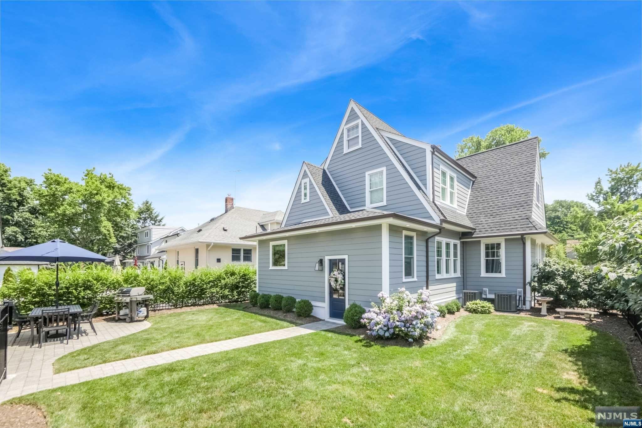 162 N Pleasant Avenue