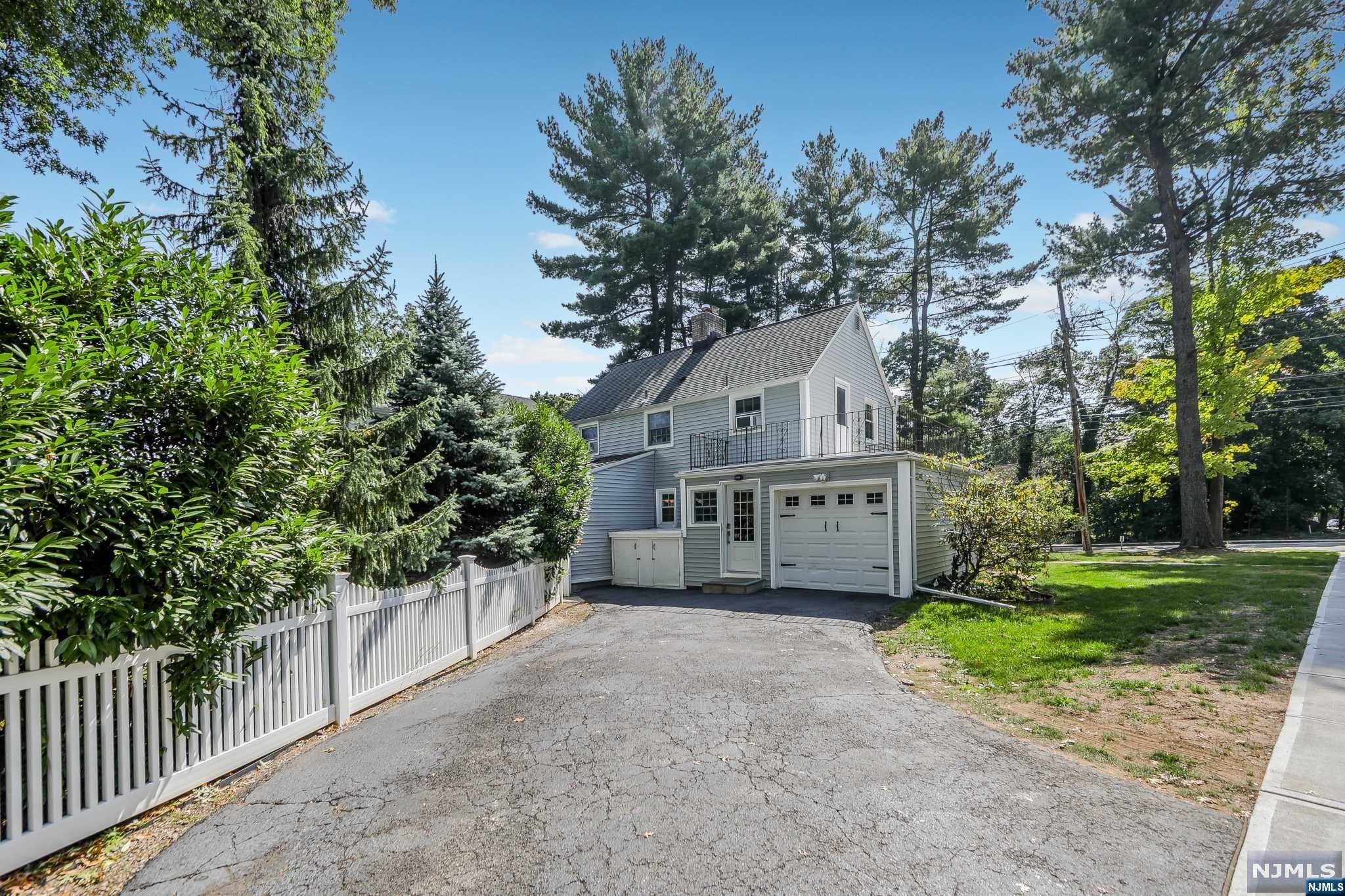 21 E Glen Avenue