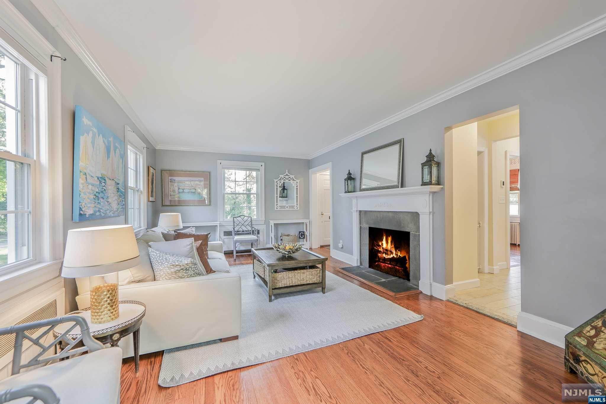 21 E Glen Avenue