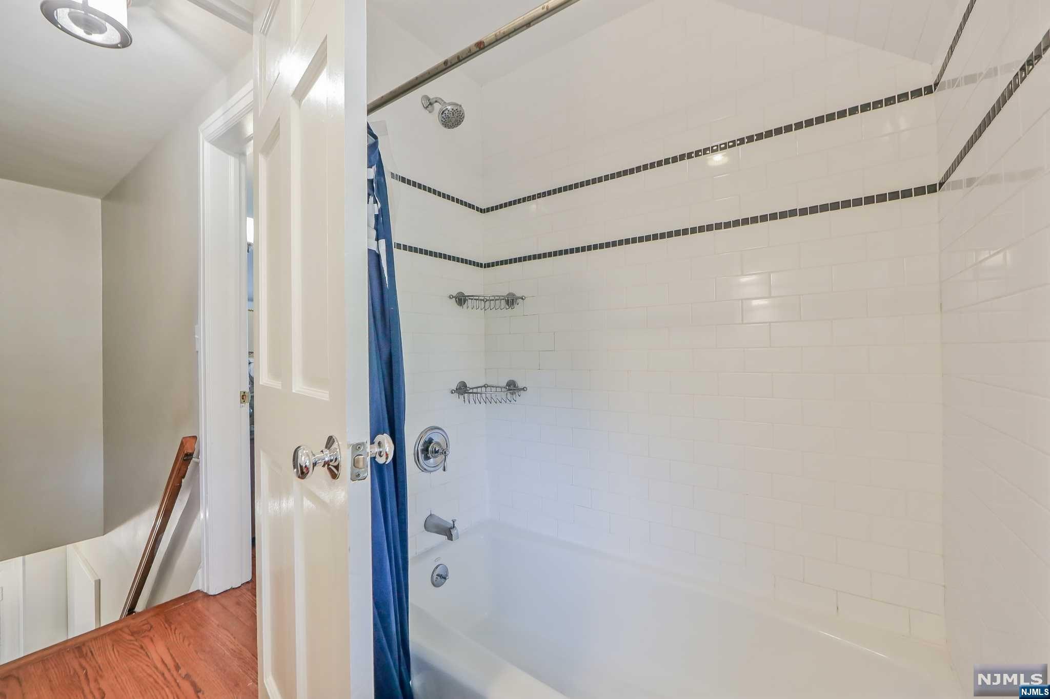 21 E Glen Avenue