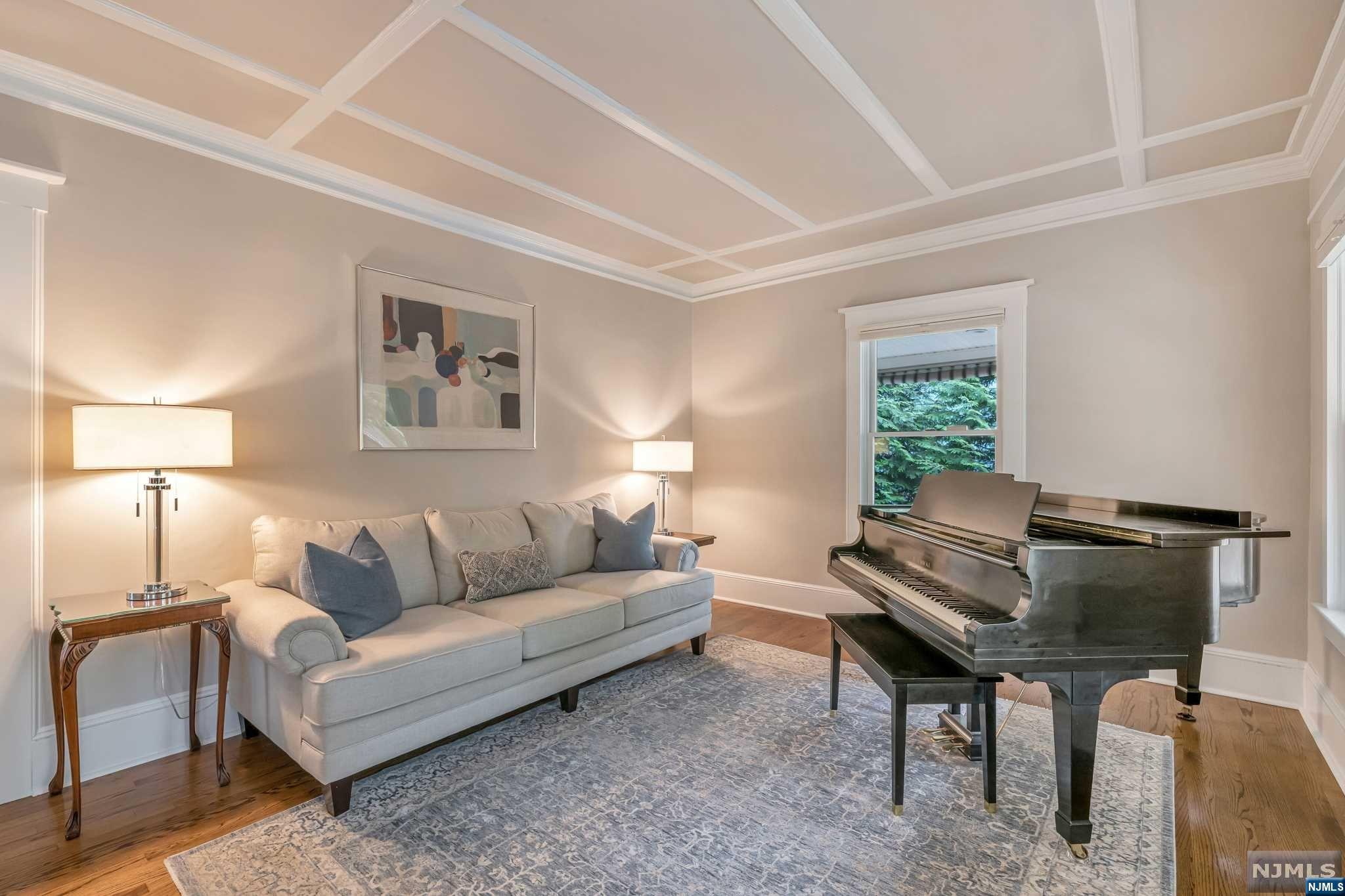 71 Walthery Avenue