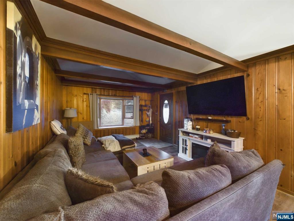 25 Grandview Lane