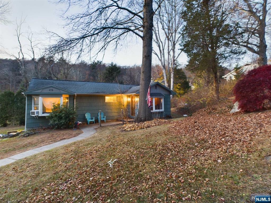 25 Grandview Lane