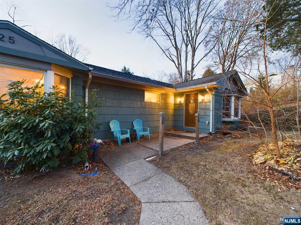 25 Grandview Lane