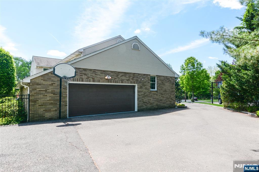 275 Dunham Place