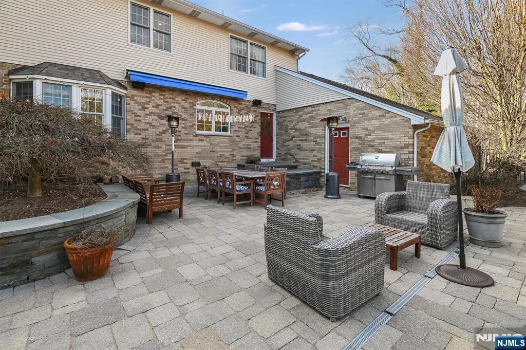275 Dunham Place