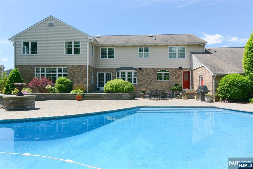 275 Dunham Place