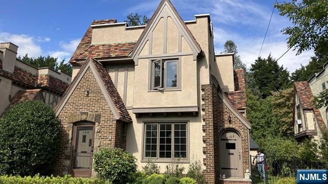 164 Washington Place