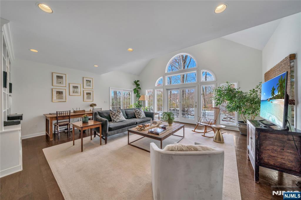 338 Heights Road