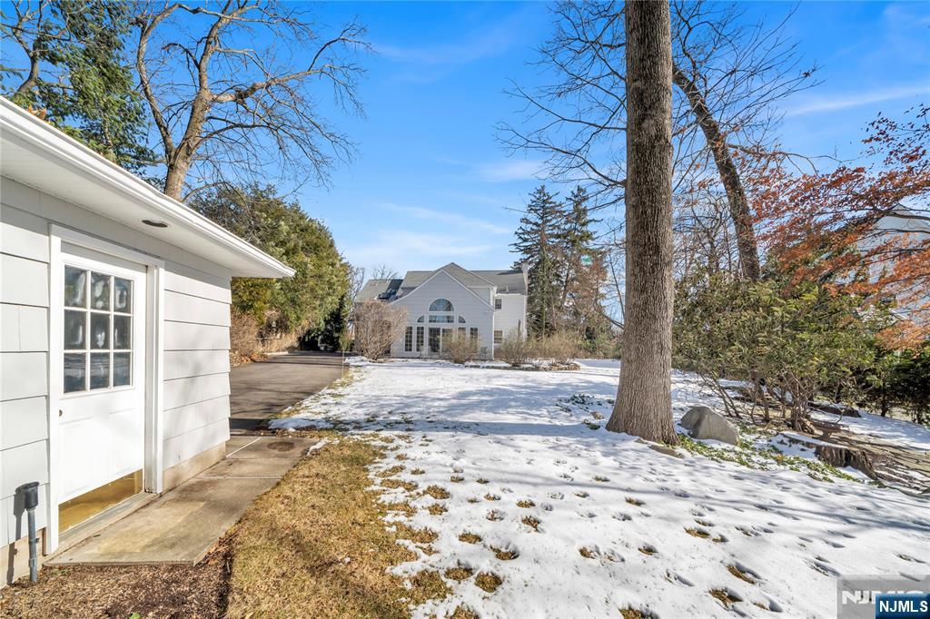338 Heights Road
