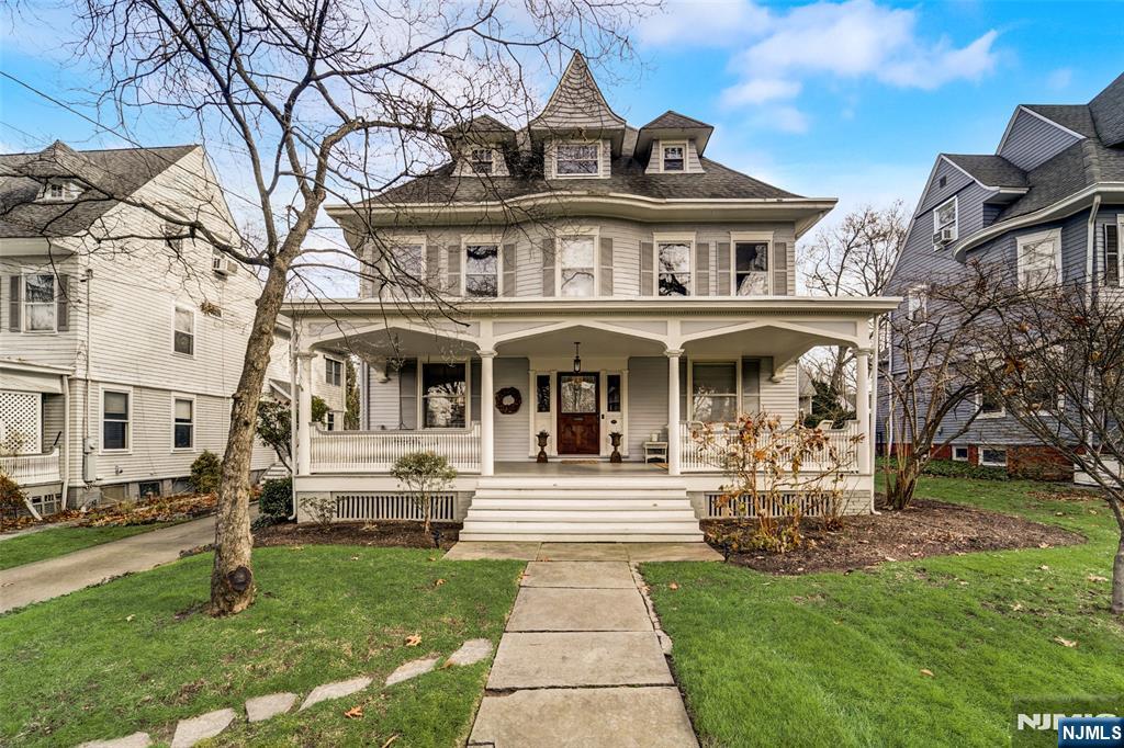 227 Woodside Avenue