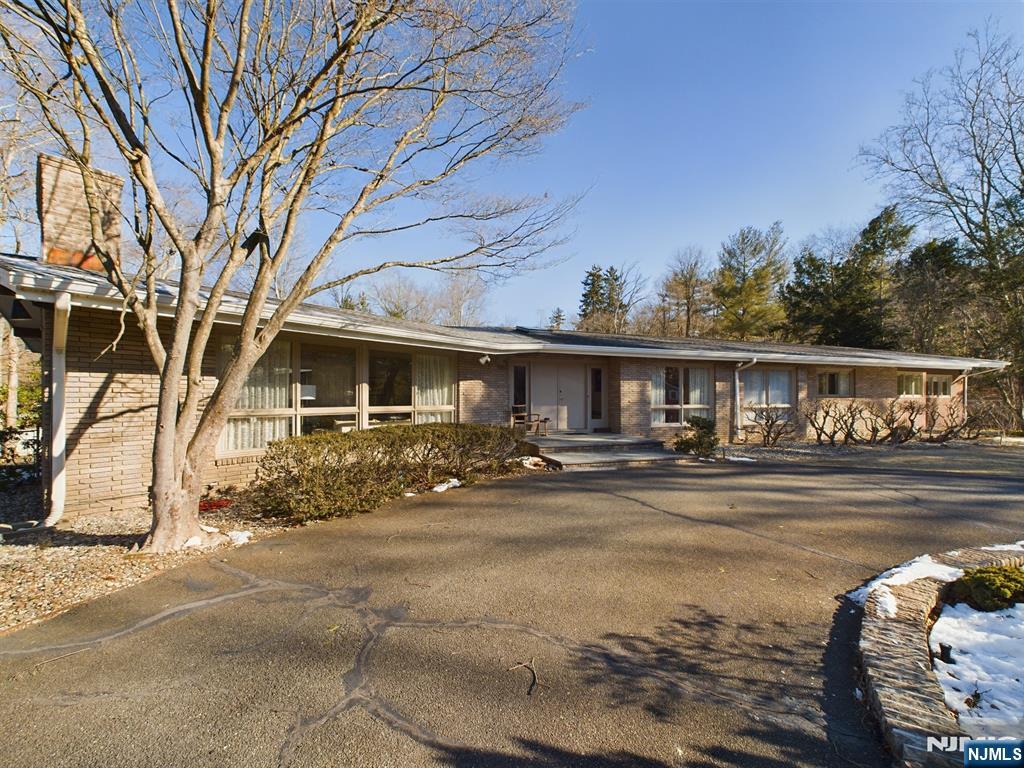 705 Howard Road