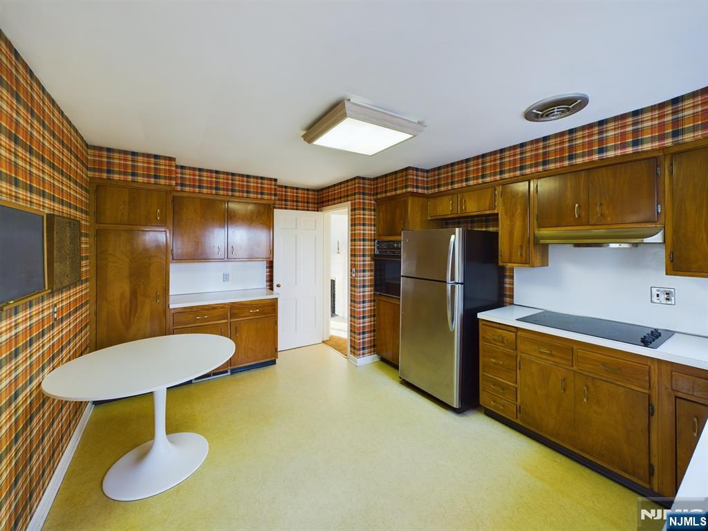 731 Upper Boulevard