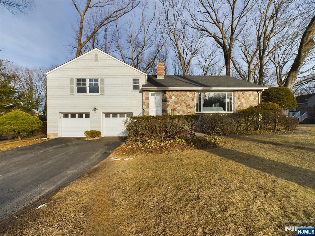 731 Upper Boulevard
