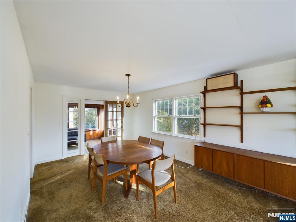 731 Upper Boulevard