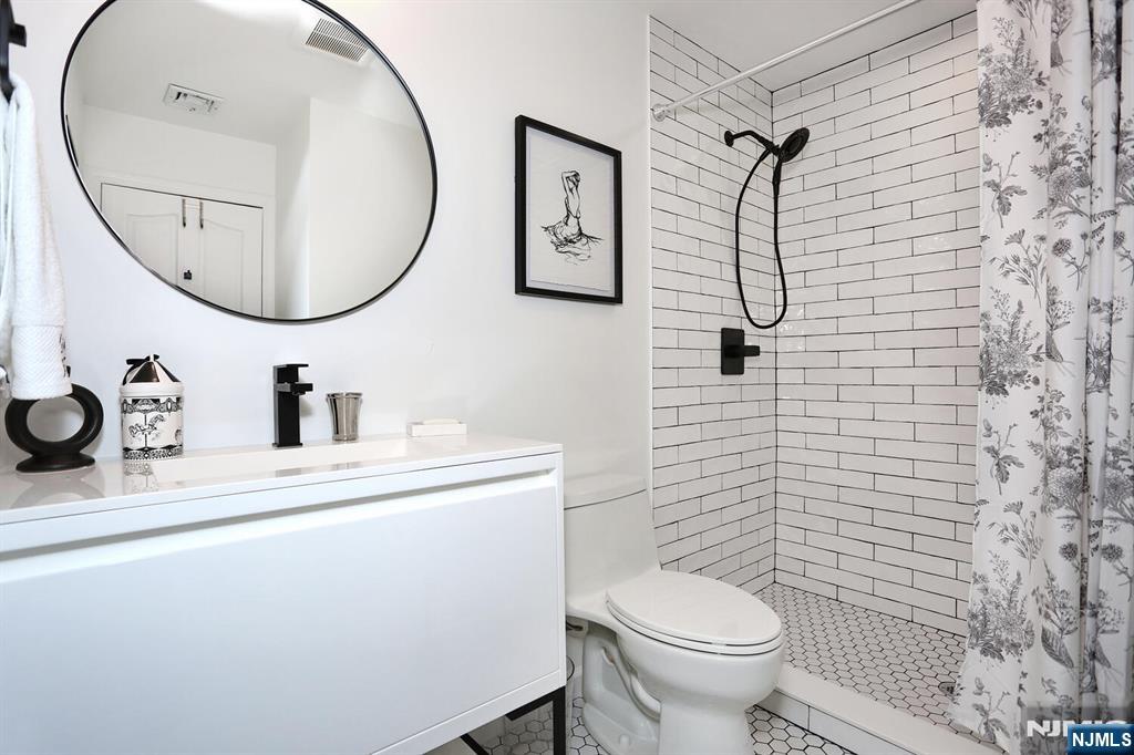 2 Normandy Court 14