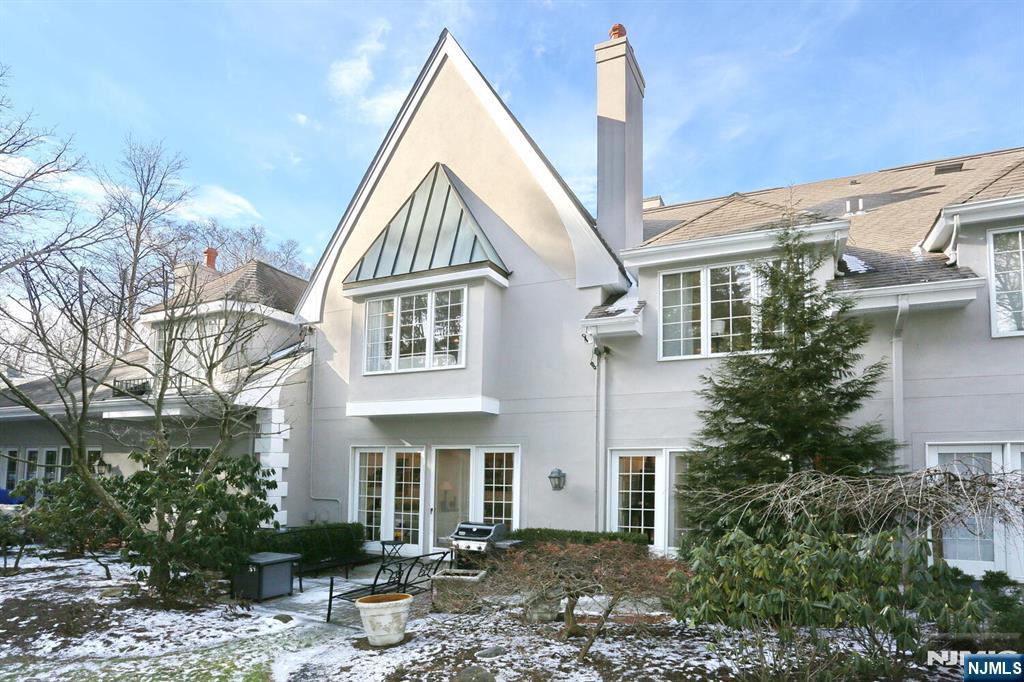 2 Normandy Court 14