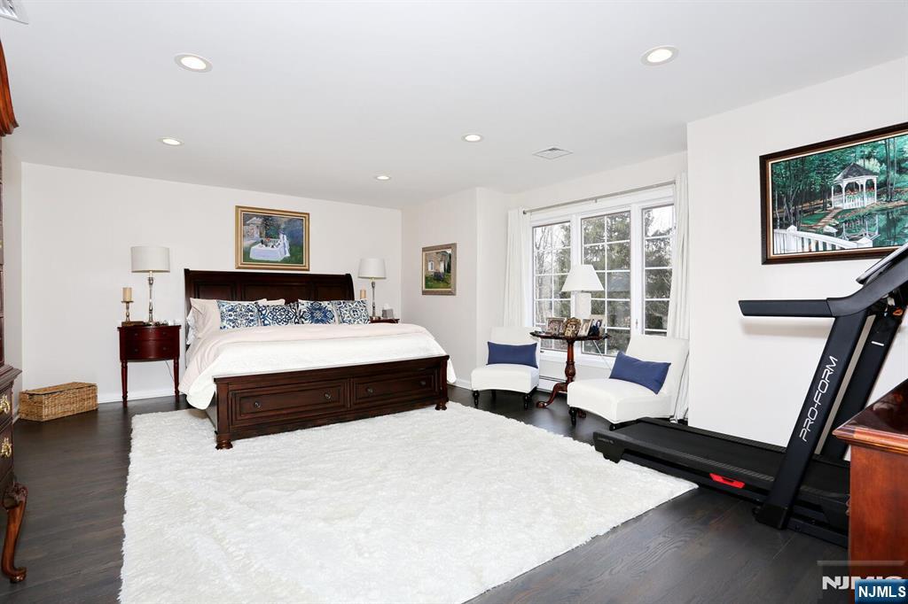 2 Normandy Court 14