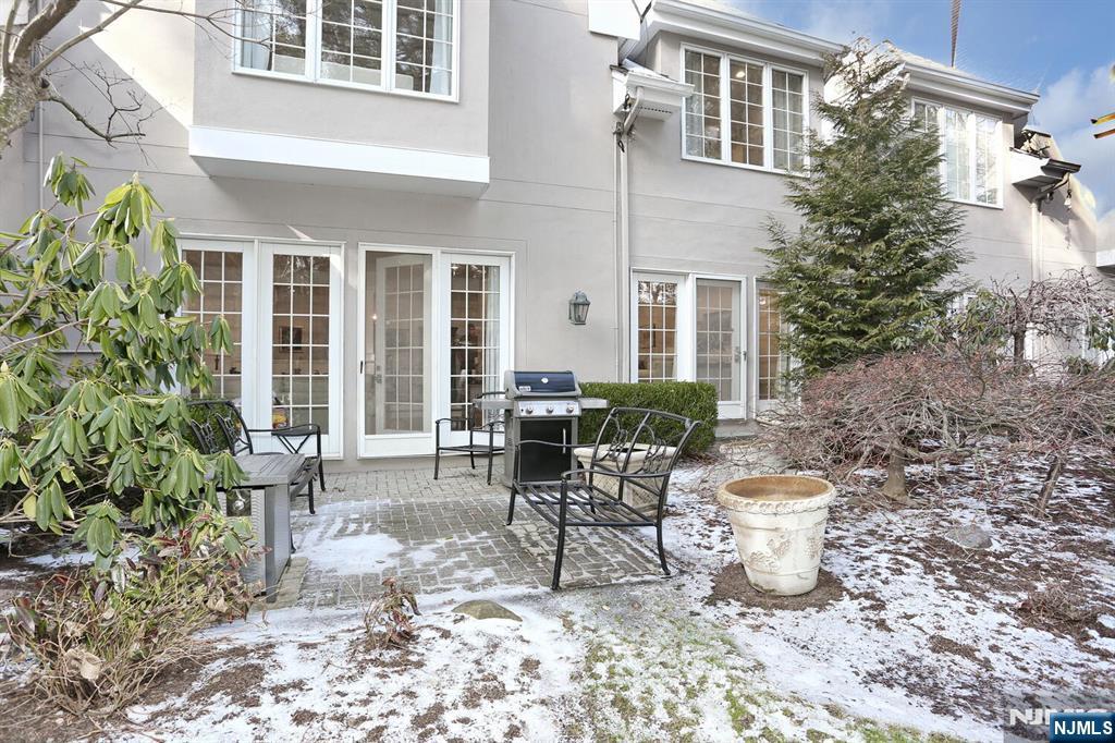 2 Normandy Court 14