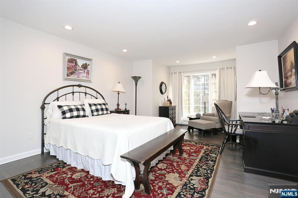 2 Normandy Court 14