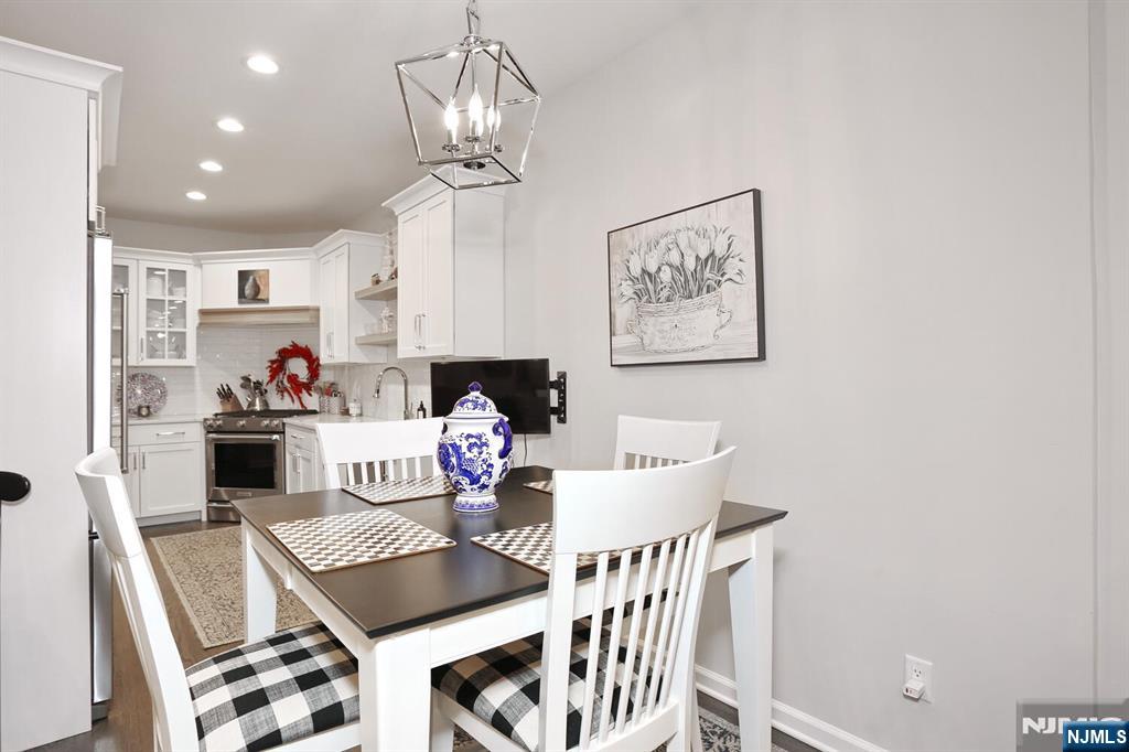 2 Normandy Court 14