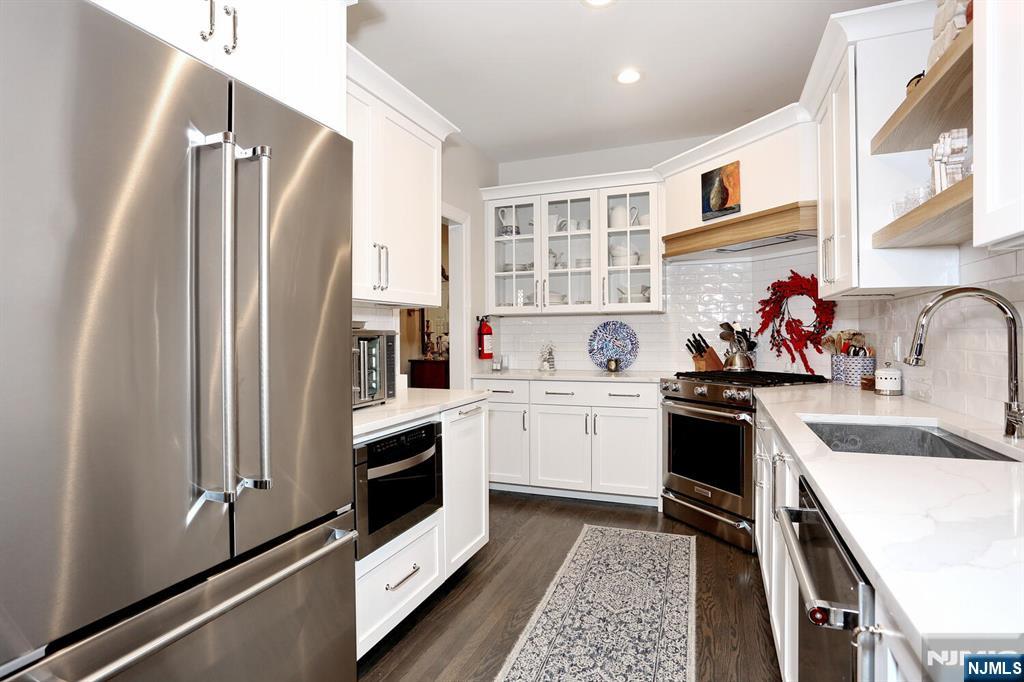 2 Normandy Court 14