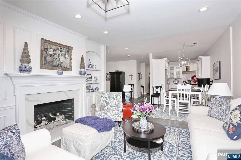 2 Normandy Court 14